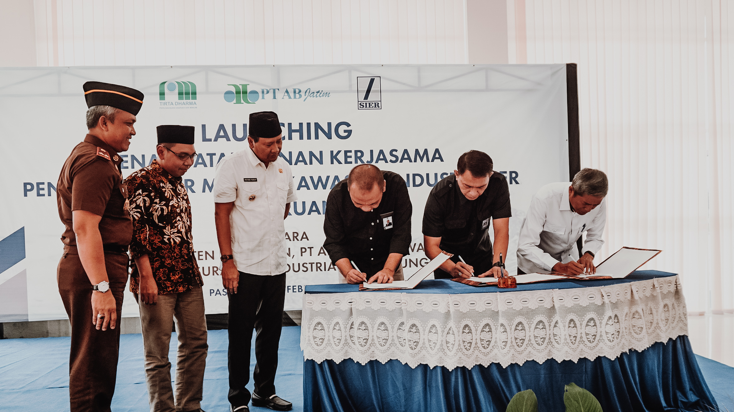 Launching Penandatanganan Pelayanan Air Bersih di Kawasan PIER